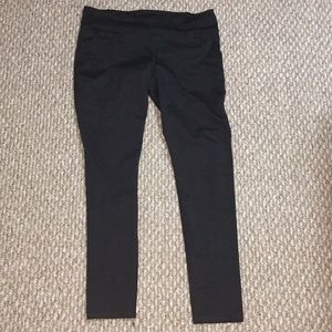 Uner Aromour women’s golf legging